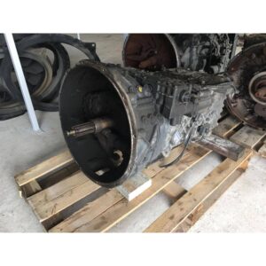 Cutie de viteze manuală zf 16s2320td montată pe palet, vedere laterală