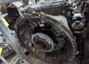 Cutie de viteze renault at2412c – vedere frontală detaliată