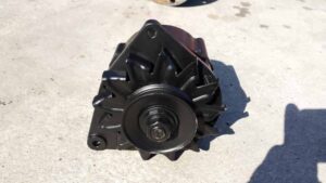 Alternator pentru motor kubota seria d1503/d1703/d1803 1 Alternator pentru motor kubota seria d1503/d1703/d1803