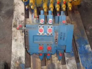 Distribuitor hidraulic pentru buldozer liebherr 632 – model pb 632 1001722