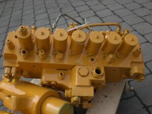Distribuitor hidraulic pentru excavator liebherr 902 litronic 1 Distribuitor hidraulic pentru excavator liebherr 902 litronic