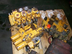 Distribuitor hidraulic second-hand pentru excavator liebherr a 900 b 1 Distribuitor hidraulic second-hand pentru excavator liebherr a 900 b
