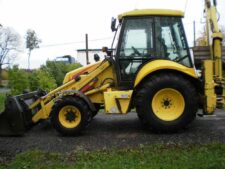 Buldoexcavator New Holland LB110 - Piese de Schimb Disponibile