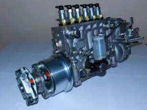 Pompa de injecție pentru motor komatsu saa6d102e p150, s6d125-1, s6d125-2