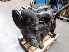 Motor Deutz BF4L2011 pe palet, vedere laterală
