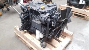 Motor deutz td2012l042v pe palet din lemn în depozit 1 Motor deutz td2012l042v pe palet din lemn în depozit