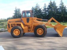 Dezmembram Buldoexcavator Case W20C