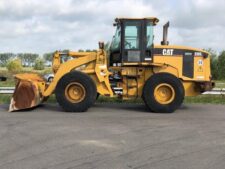 Buldoexcavator Caterpillar 938G de vânzare - Piese de schimb disponibile