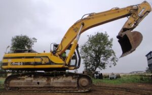 Dezmembrăm excavator jcb js460