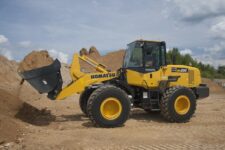 Piese din dezmembrări Komatsu WA200: Motor, Butuc, Diferential, Axa