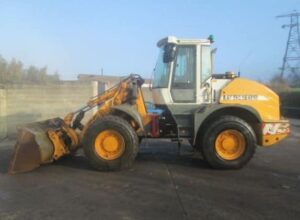 Buldoexcavator liebherr 524 - piese second hand testate și verificate 1 Buldoexcavator liebherr 524 – piese second hand testate și verificate