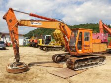 Excavator Hitachi UH045 pentru dezmembrări