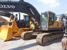 Dezmembrăm Excavator Volvo EC330 - Piese și Componente Disponibile