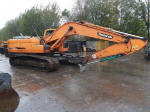 Dezmembram excavator doosan dx255lc