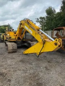 Dezmembram excavator jcb js130, anul 2000, piese disponibile