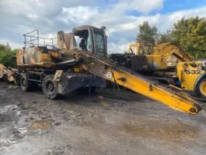 Dezmembrare excavator jcb js200 – an 1997