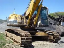 Dezmembrăm Excavator Komatsu PC240LC-5 - Piese și Componente Disponibile