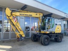 Dezmembrăm excavator New Holland MH Plus - Piese și componente disponibile