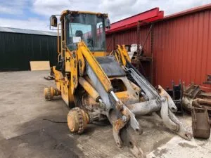 Dezmembrăm încărcător frontal jcb 446b – anul 1997