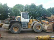 Dezmembrăm Încărcător Frontal Liebherr L550