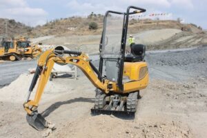 Dezmembrăm mini excavator caterpillar - piese mini excavatoare cat 1 Dezmembrăm mini excavator caterpillar – piese mini excavatoare cat