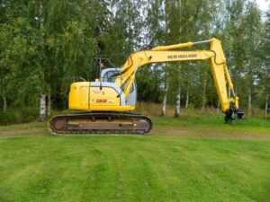 Excavator new holland e135 - dezmembrare 1 Excavator new holland e135 – dezmembrare