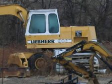Dezmembrare Excavator Liebherr 902 pe Pneuri