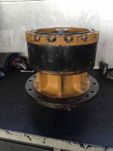 Reductor final pentru excavator caterpillar 320l
