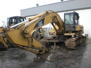 Dezmembrez excavator caterpillar 322bl din 1999 - piese și accesorii disponibile 1 Dezmembrez excavator caterpillar 322bl din 1999 – piese și accesorii disponibile