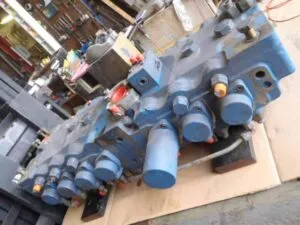 Distribuitor hidraulic rexroth m8-1270-00