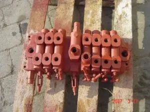 Distribuitor hidraulic pentru utilaj atlas 1302-11