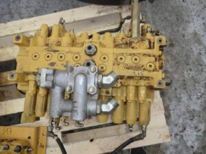 Distribuitor hidraulic caterpillar 317-317l