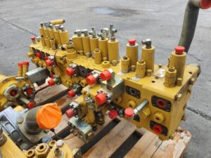 Distribuitor hidraulic pentru excavator caterpillar 325c 1 Distribuitor hidraulic pentru excavator caterpillar 325c