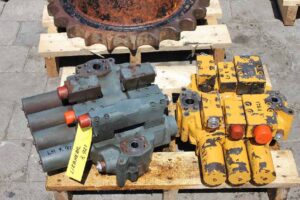 Distribuitor hidraulic comenzi pentru liebherr r921