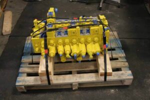 Distribuitor hidraulic pentru excavator komatsu - model 12 1 Distribuitor hidraulic pentru excavator komatsu – model 12