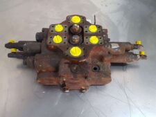 Distribuitor Hidraulic pentru Încărcător Frontal Komatsu WA 320