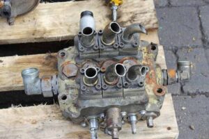 Distribuitor hidraulic pentru volvo lm846 1 Distribuitor hidraulic pentru volvo lm846