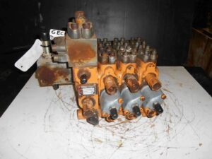 Distribuitor hidraulic pentru buldoexcavatoare second-hand, model hydro