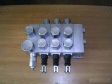 Distribuitor Hidraulic pentru Buldozer - Model 4 Secțiuni