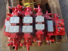 Distribuitor hidraulic pentru excavatoare (Case, Caterpillar, JCB, Komatsu, etc.)