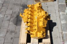 Distribuitor hidraulic pentru excavator Liebherr 900 Litronic