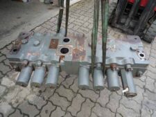 Distribuitor hidraulic second hand în stare bună