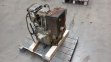 Motor Hatz 1D81Z - Vizualizare din față pe palet de lemn