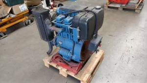 Motor hatz 2m41 second hand – diagonal view, blue and black, pallet mounted