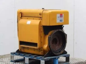 Motor diesel hatz 3l41c second-hand, carcasă galbenă, montat pe palet
