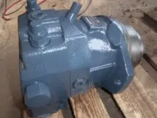 Hidromotor Caterpillar 2460293X pentru excavator O&K RH30-E, RH30-F