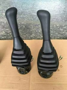 Joystick manetă de control miniexcavator hitachi ex75ur-3 (set de 2) 1 Joystick manetă de control miniexcavator hitachi ex75ur-3 (set de 2)