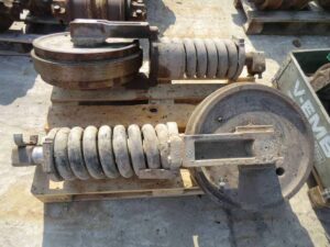 Idler / rola întinzătoare pentru excavator caterpillar 319/320 1 Idler / rola întinzătoare pentru excavator caterpillar 319/320