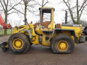Încărcător frontal komatsu wa270 - piese de schimb second hand 1 Încărcător frontal komatsu wa270 – piese de schimb second hand