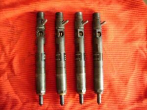 Injectoare pentru motoare industriale caterpillar, komatsu, volvo - set de 4 bucăți 1 Injectoare pentru motoare industriale caterpillar, komatsu, volvo – set de 4 bucăți